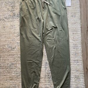 Vuori Men's Sage Green Joggers. Ponto Performance Pant
Dark Metal Heather